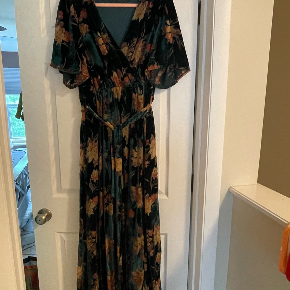 Baltic Born Green Maxi Dress with Flutter Sleeves and V-neck